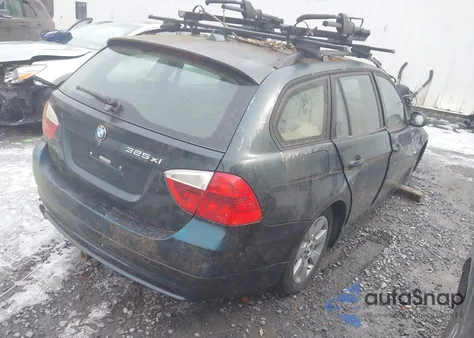 2006 BMW 325Xit z USA, uszkodzony, nr VIN WBAVT13516KW22546